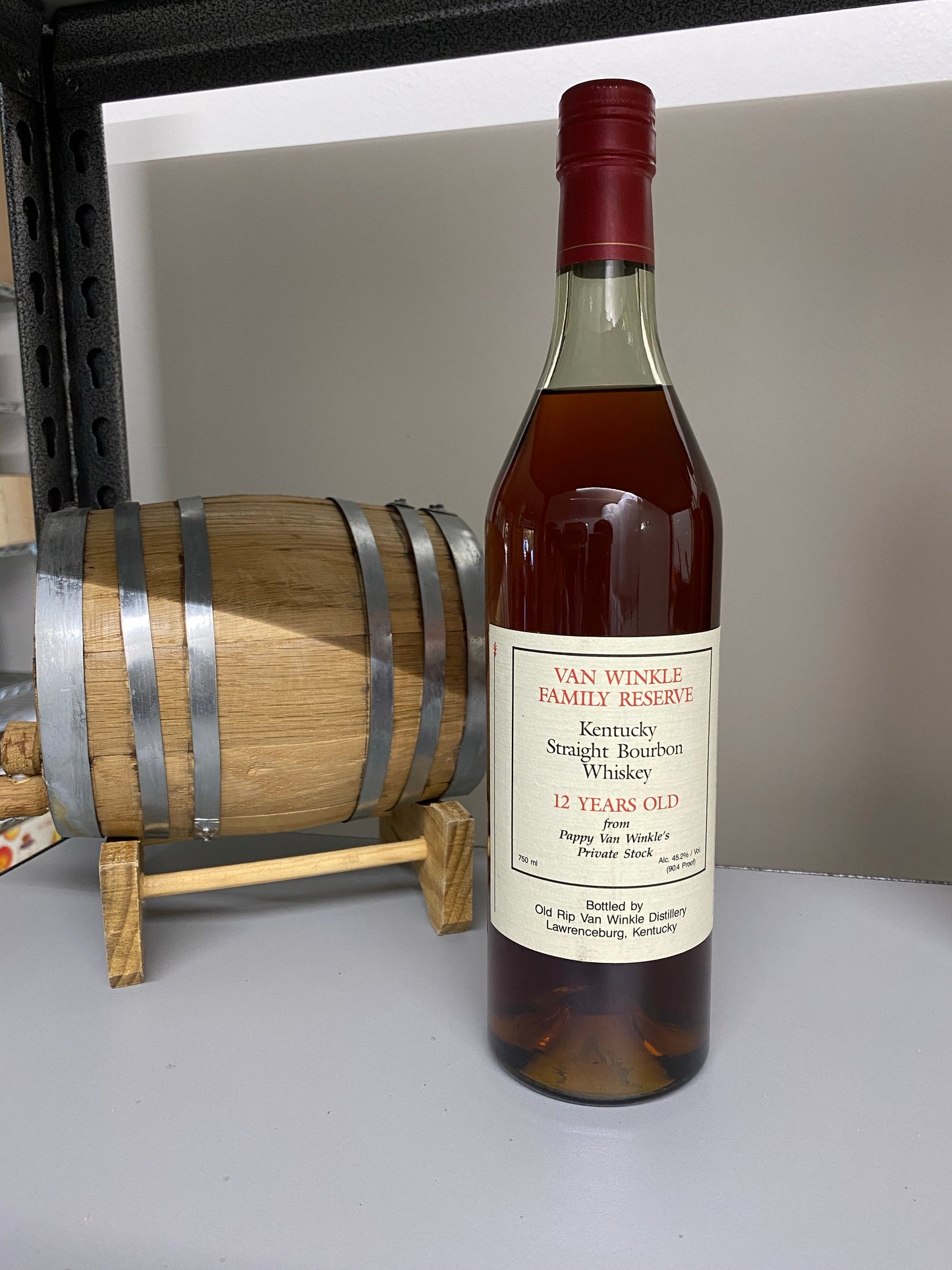 VAN WINKLE FAMILY RESERVE 12 YEARS OLD (1980 Stitzel-Weller)